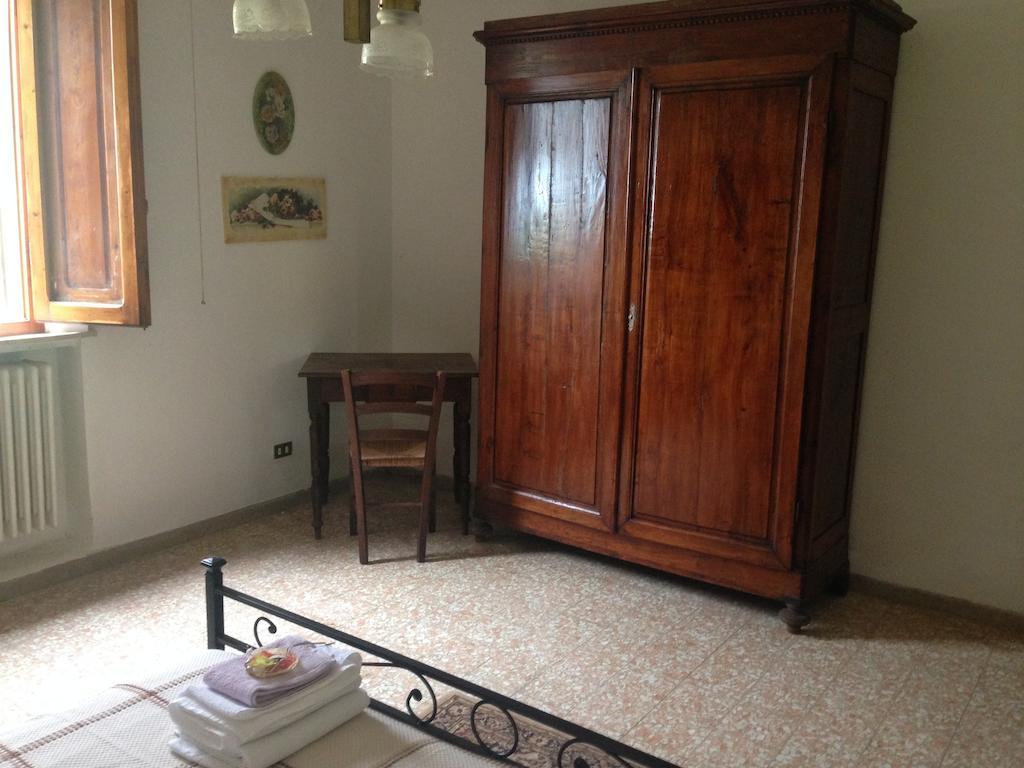 Podere Di Valli Санта-Мария-а-Монте Номер фото