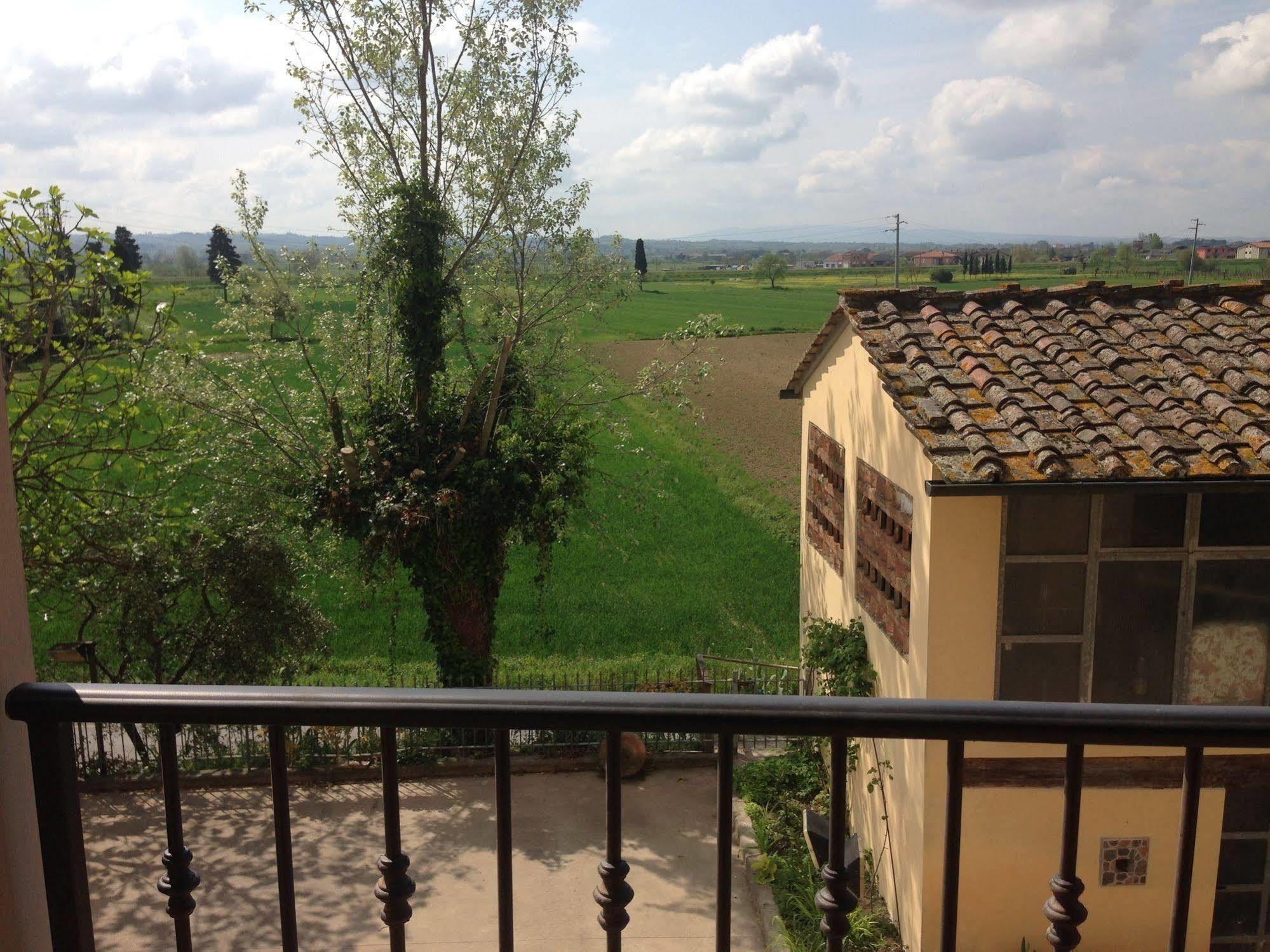 Podere Di Valli Санта-Мария-а-Монте Экстерьер фото